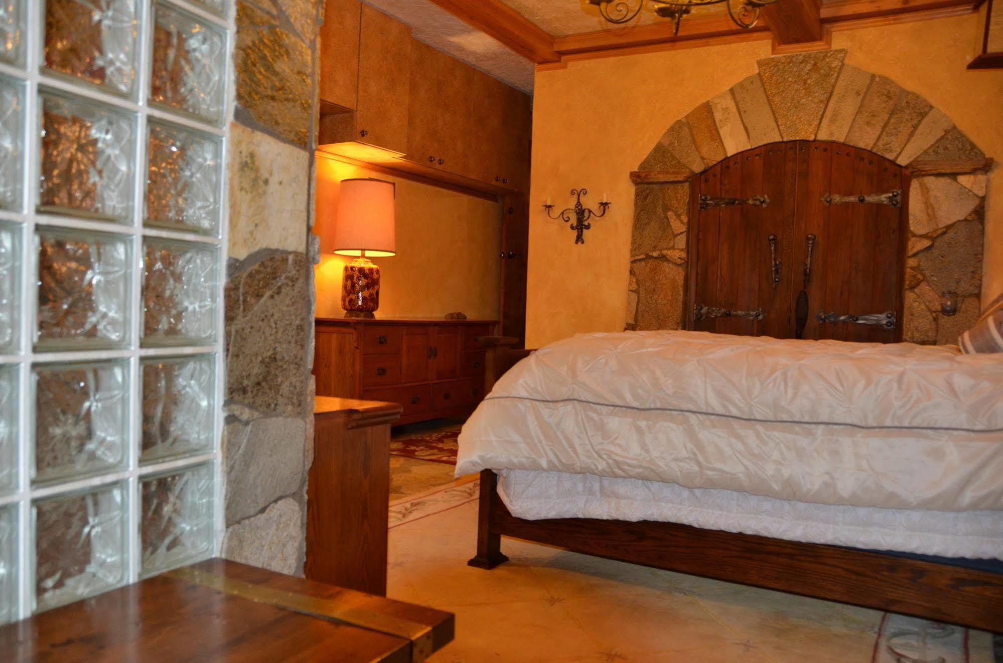 Where Eagles Fly Bed & Breakfast Elk Point Bagian luar foto