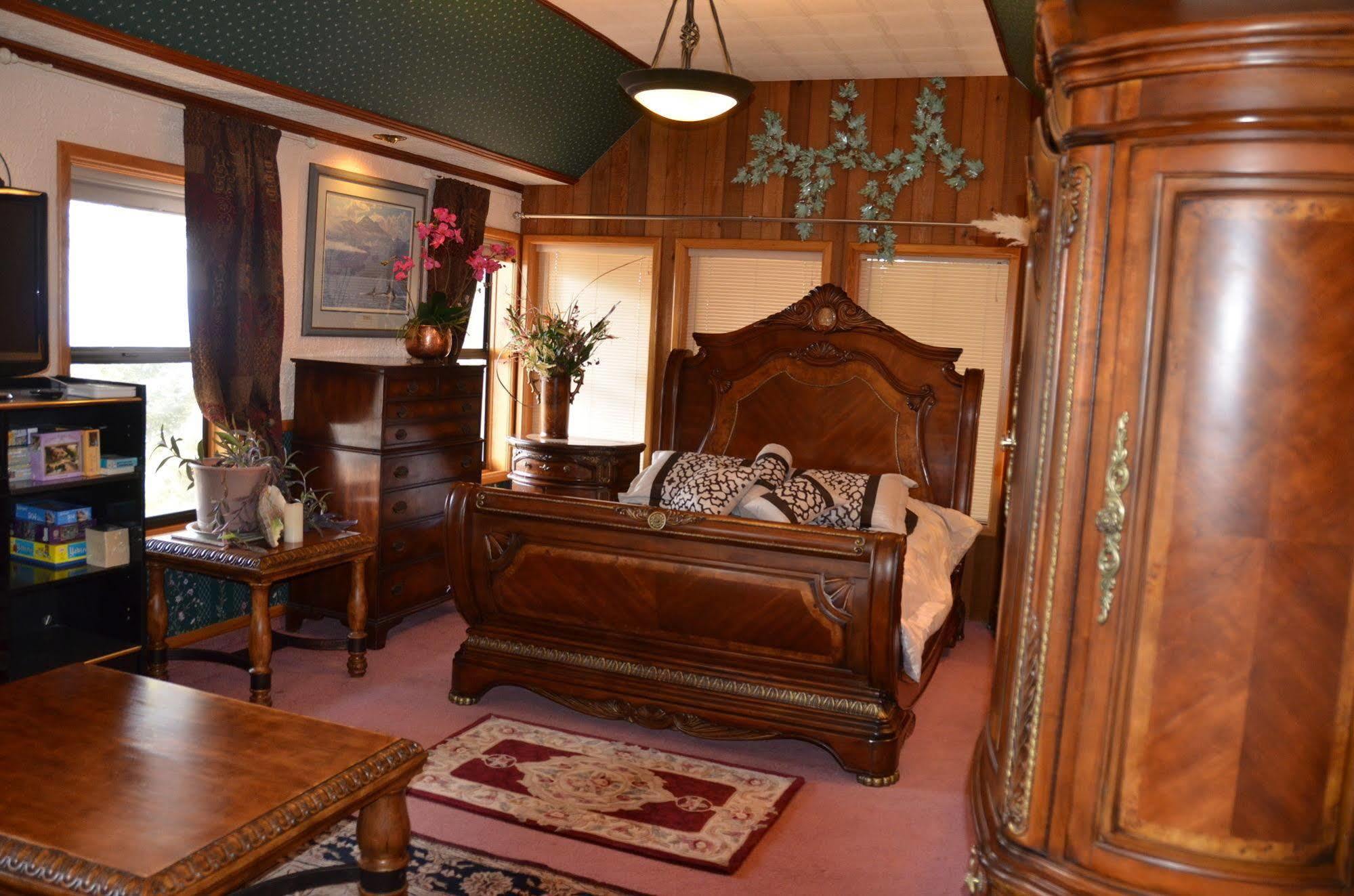 Where Eagles Fly Bed & Breakfast Elk Point Bagian luar foto